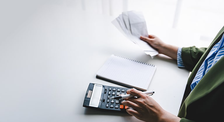 不用品回収にかかった費用は勘定科目を何するべき？