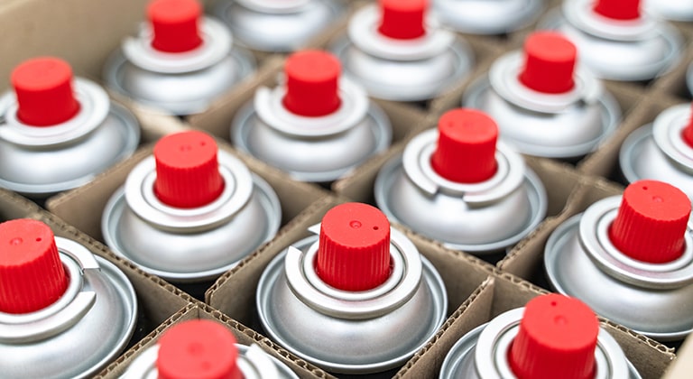 大量のスプレー缶を不用品回収してもらうのは可能？その場合の費用は？